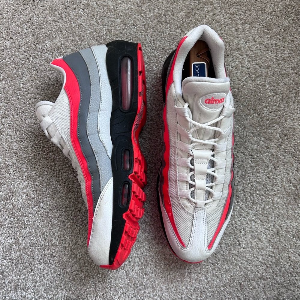 Nike Air Max 95 Solar Red 2018 OG Retro Men’s Size 12 White Grey 749766-112 - Picture 9 of 13